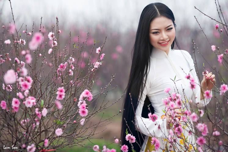 Gái Xinh Mặc Chân Váy Ngắn – Xu Hướng Thời Thượng Và Lợi Ích To Lớn Cho Sức Khỏe Toàn Diện