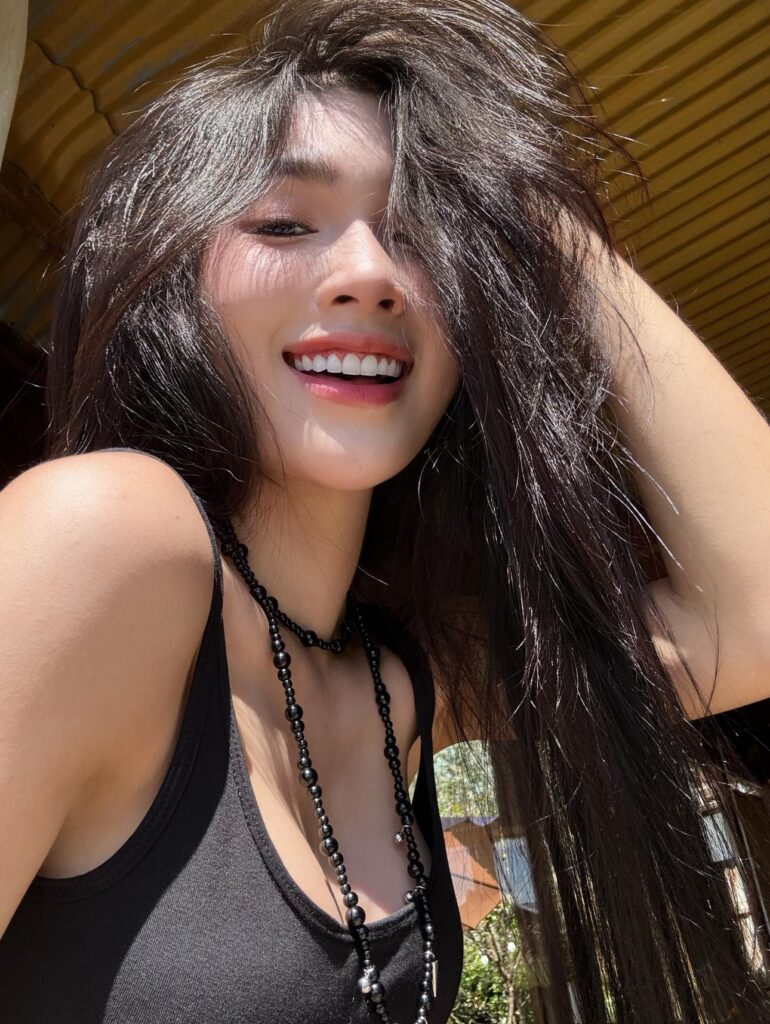 Tai Anh Gai Xinh Xu Hướng Và Thẩm Mỹ Đương Đại Nổi Bật